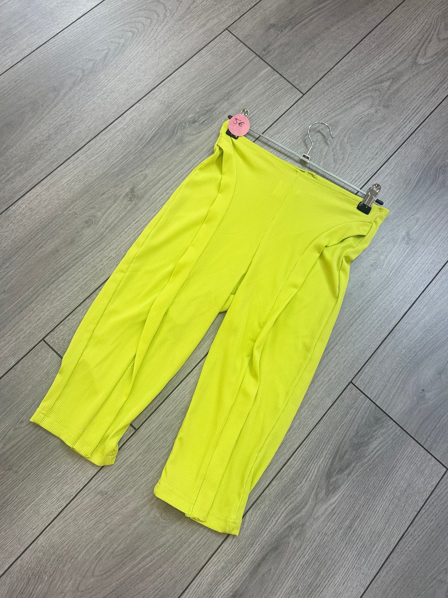 SAMPLE Lime ruffle bicycle shorts